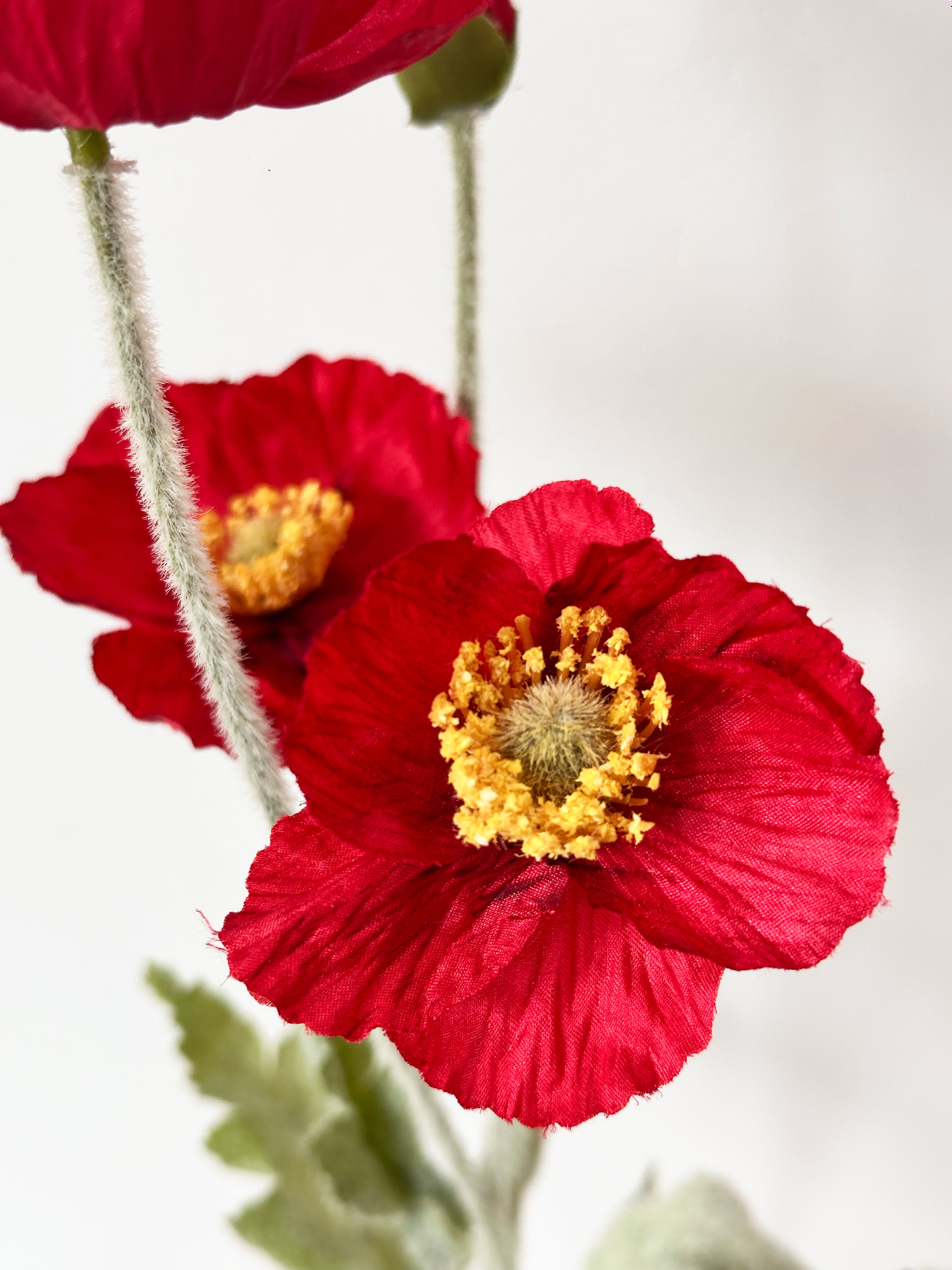Amaranton 24" Realistic Poppy with 3 Blooms & 1 Bud - Red