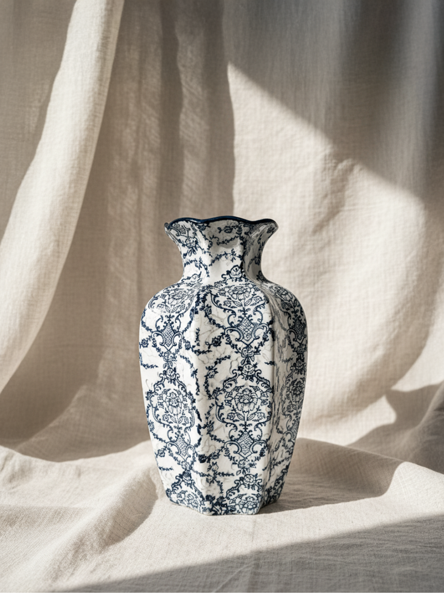 Amaranton™ 9" Blue Chinoiserie Scalloped baluster Vase