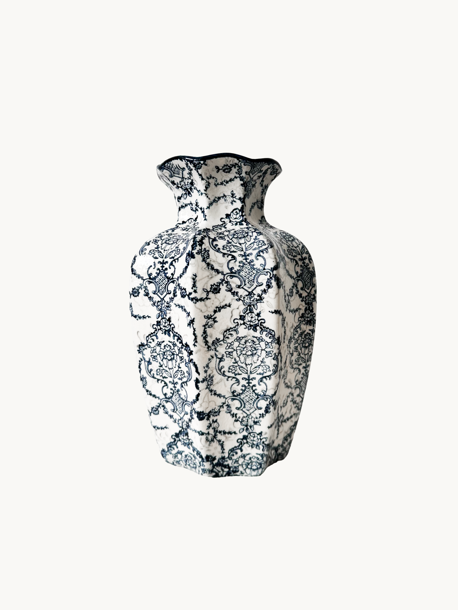 Amaranton™ 9" Blue Chinoiserie Scalloped baluster Vase