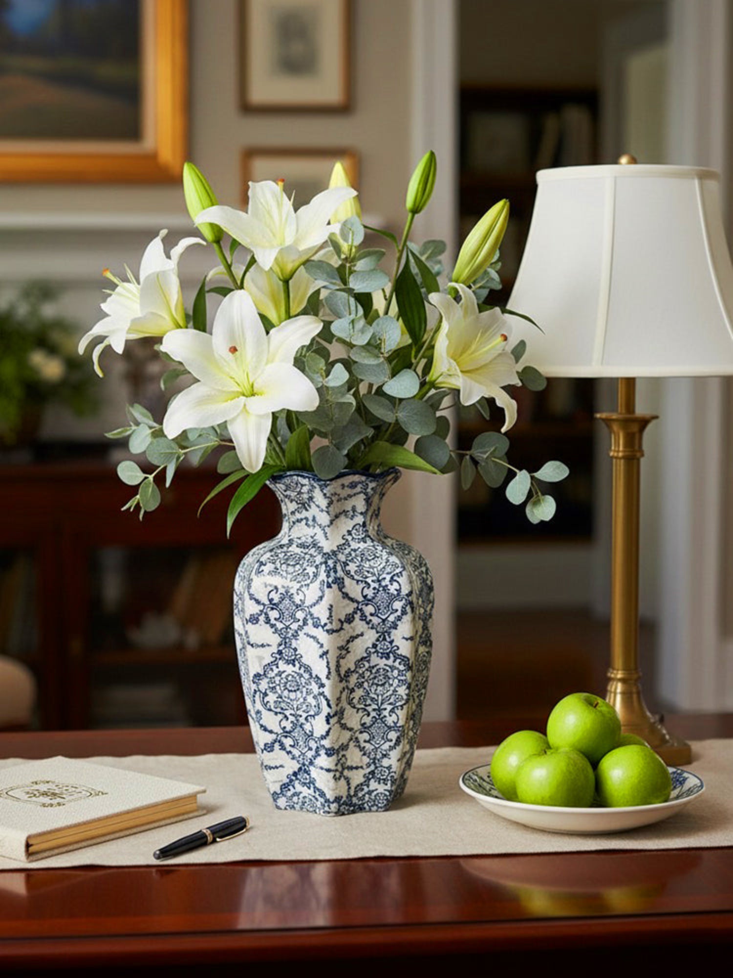 Amaranton™ 9" Blue Chinoiserie Scalloped baluster Vase